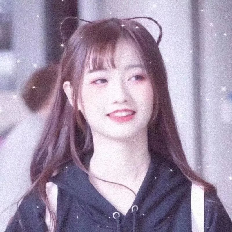 挥着翅膀的女孩